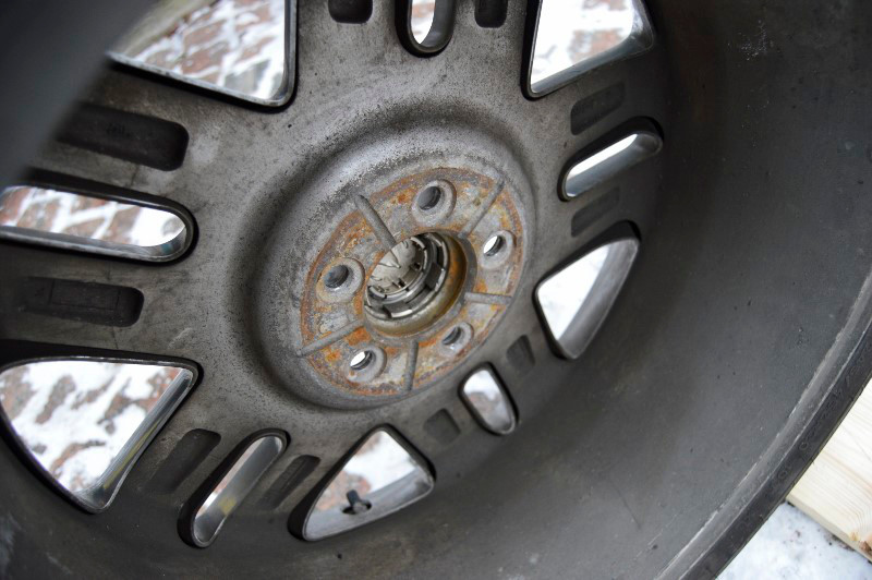 Contact surface rim against wheel hub