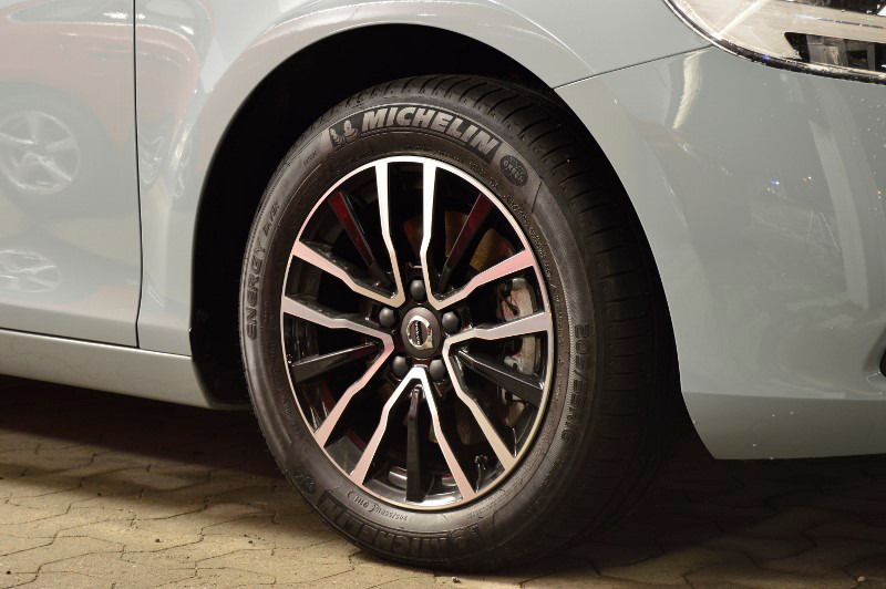 Volvo wheel/rim bolt pattern